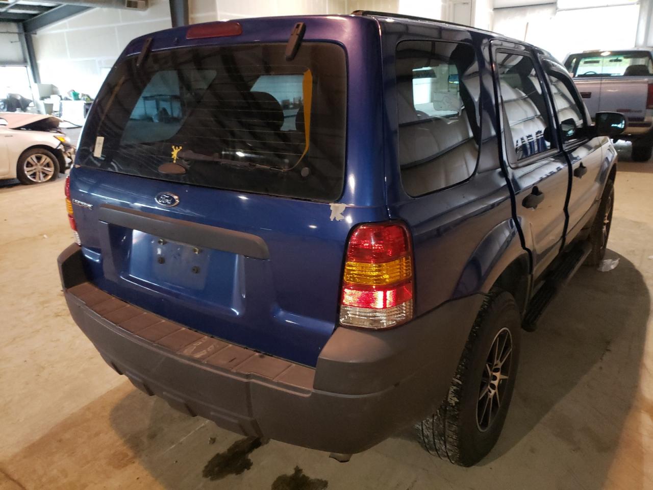 Photo 4 from auction – 2007 FORD ESCAPE XLS with VIN 1FMYU92Z87KA20062