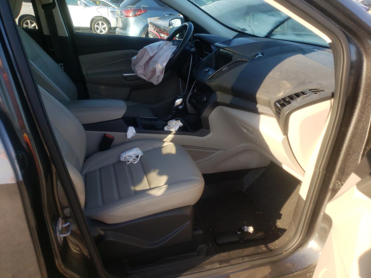 Photo 5 from auction – 2019 FORD ESCAPE SEL with VIN 1FMCU9HD5KUC28774