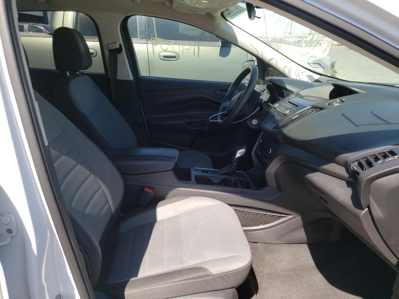 Photo 5 from auction – 2017 FORD ESCAPE S with VIN 1FMCU0F78HUB05276