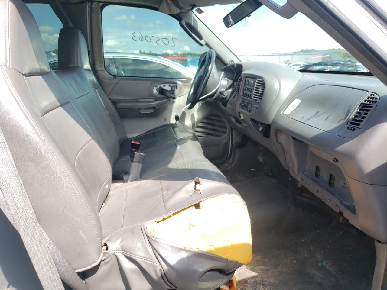 Photo 5 from auction – 2004 FORD F-150 HERI with VIN 2FTRX17264CA48357