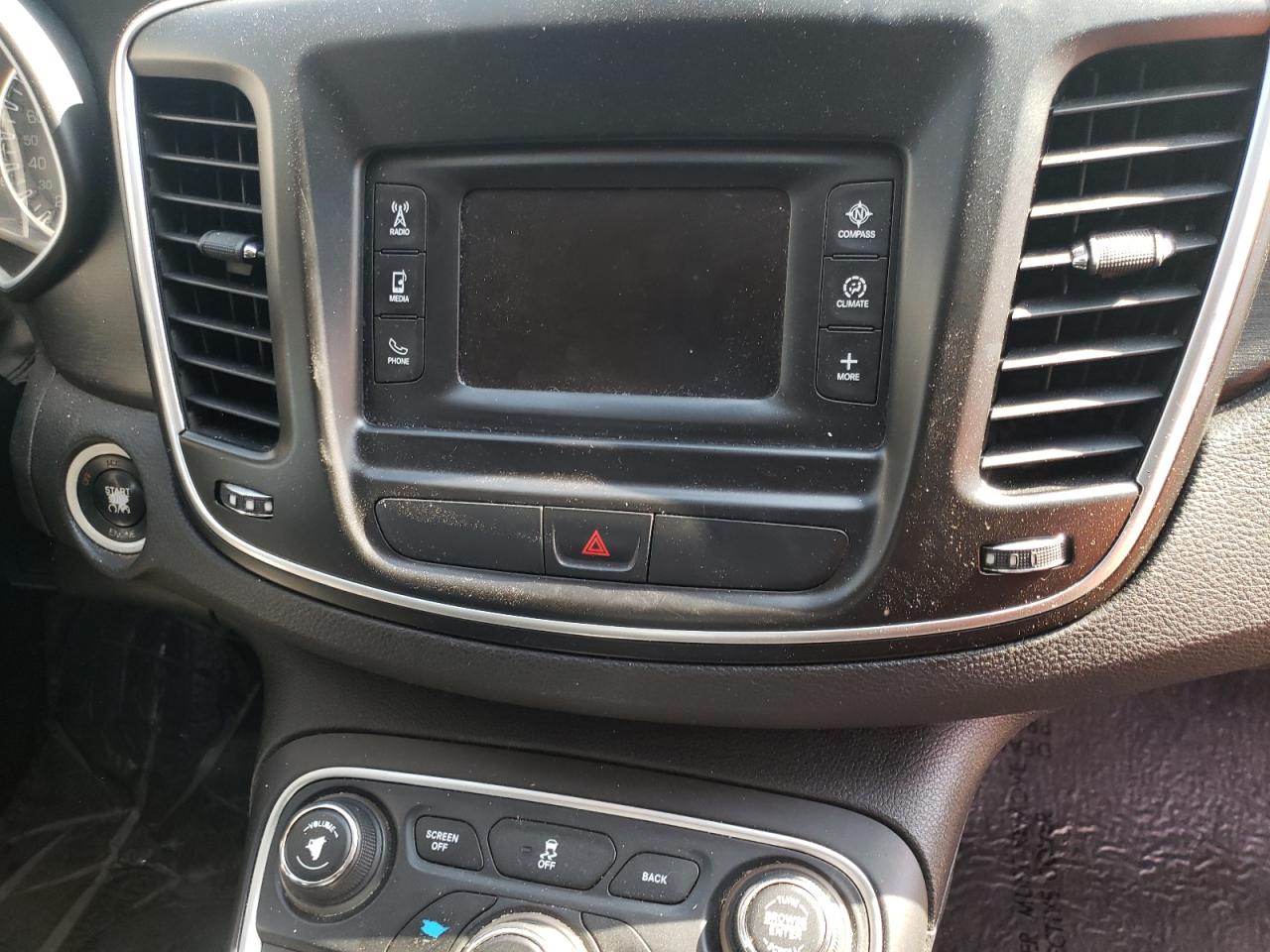 Photo 9 from auction – 2015 CHRYSLER 200 LIMITE with VIN 1C3CCCAB8FN730700