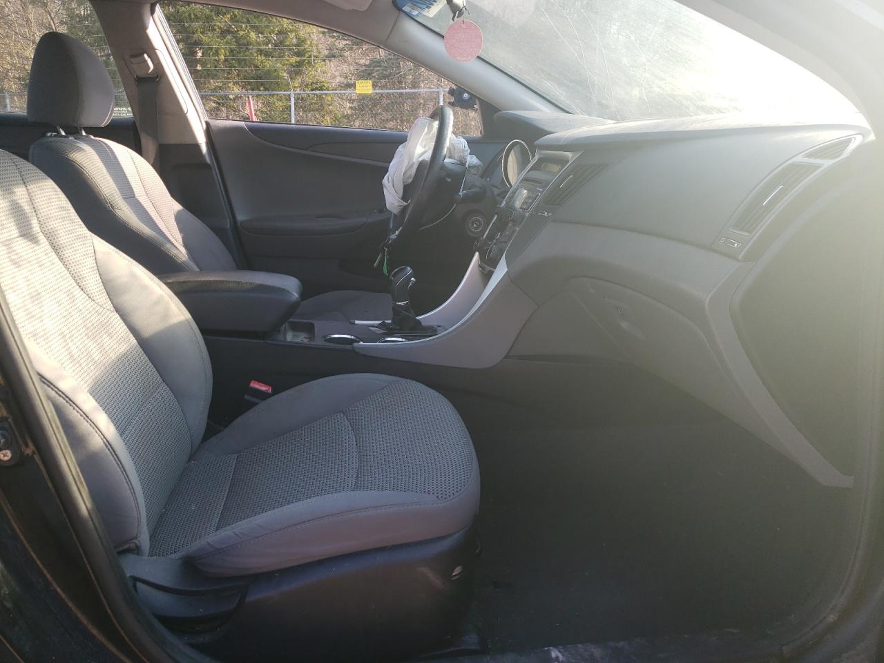 Photo 5 from auction – 2011 HYUNDAI SONATA GLS with VIN 5NPEB4AC7BH301564