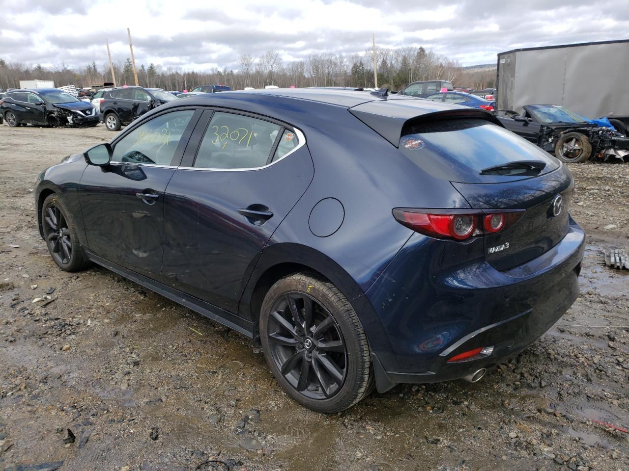 Photo 3 from auction – 2019 MAZDA 3 PREMIUM with VIN JM1BPANM7K1114791