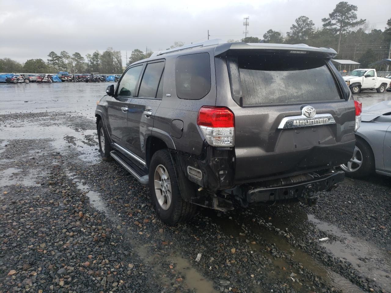 Photo 3 from auction – 2011 TOYOTA 4RUNNER SR with VIN JTEZU5JR2B5014537