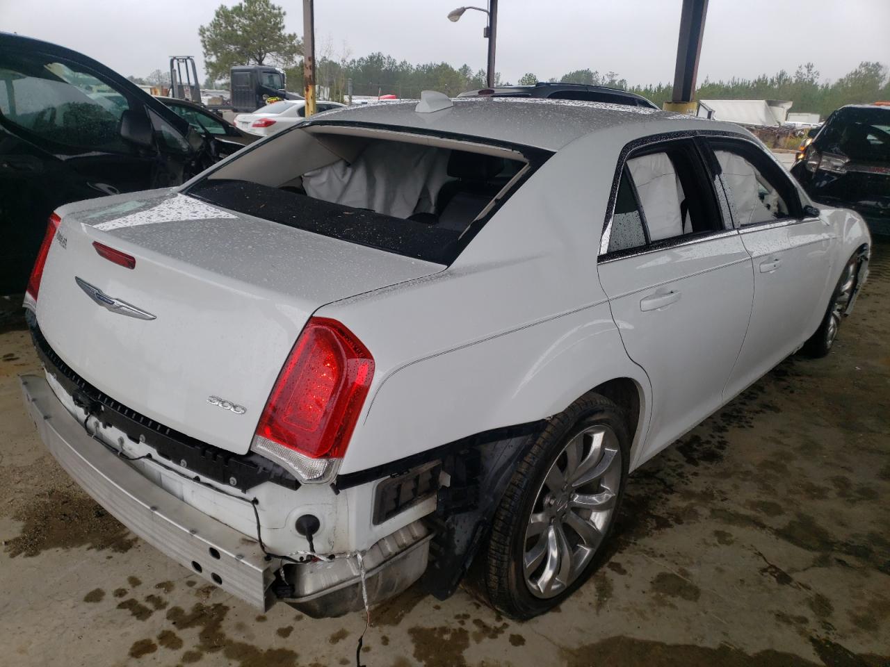 Photo 4 from auction – 2016 CHRYSLER 300 LIMITE with VIN 2C3CCAAG5GH343841