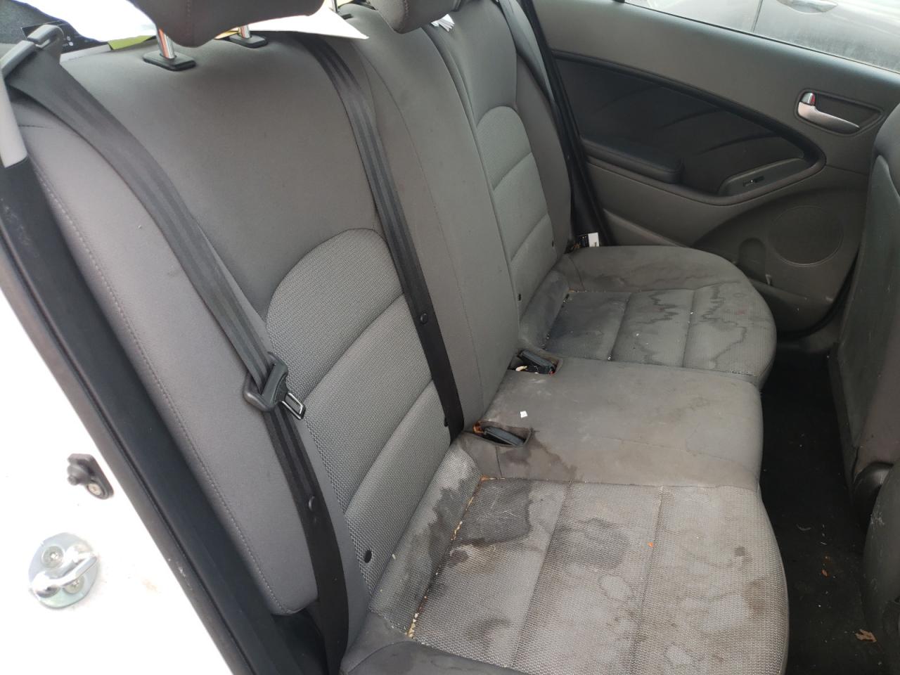 Photo 6 from auction – 2017 KIA FORTE LX with VIN 3KPFK4A71HE080189