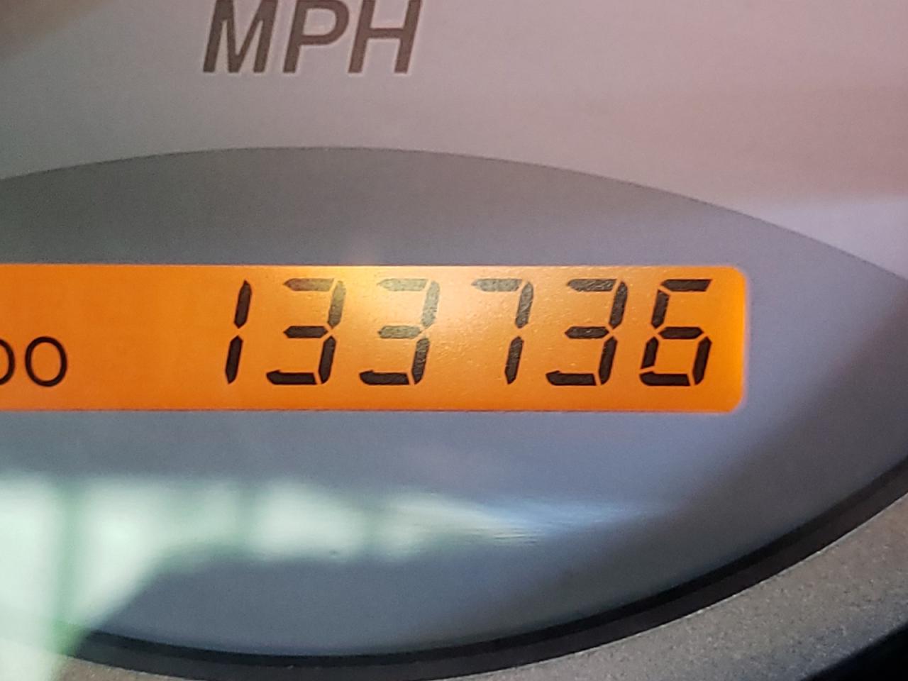 Photo 8 from auction – 2005 TOYOTA RAV4 with VIN JTEHD20V050050382