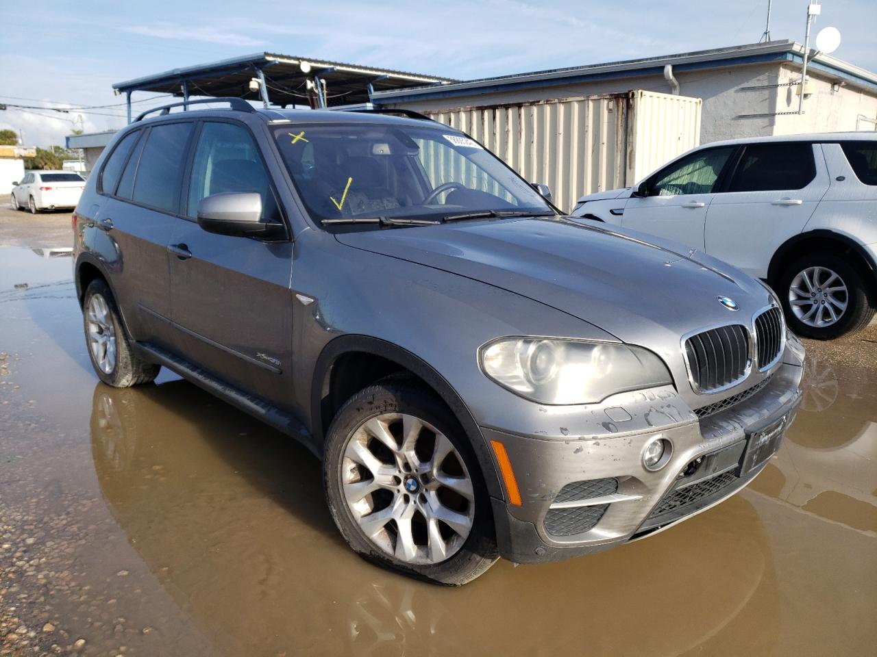 BMW X5 XDRIVE3 2011 with VIN 5UXZV4C51BL403685 - Photo from auction