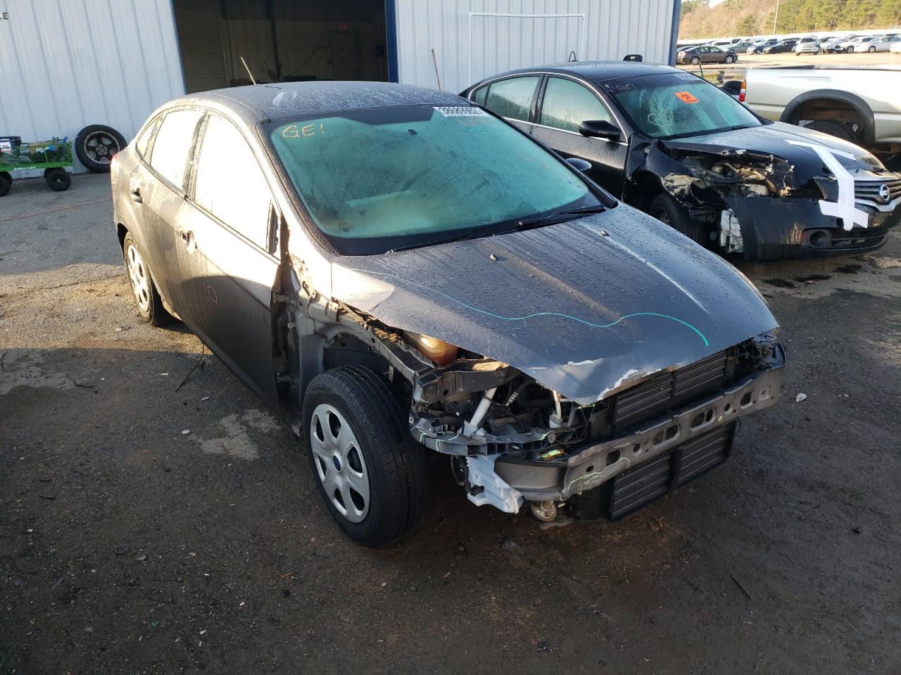 FORD FOCUS S 2016 with VIN 1FADP3E27GL287831 - Photo from auction