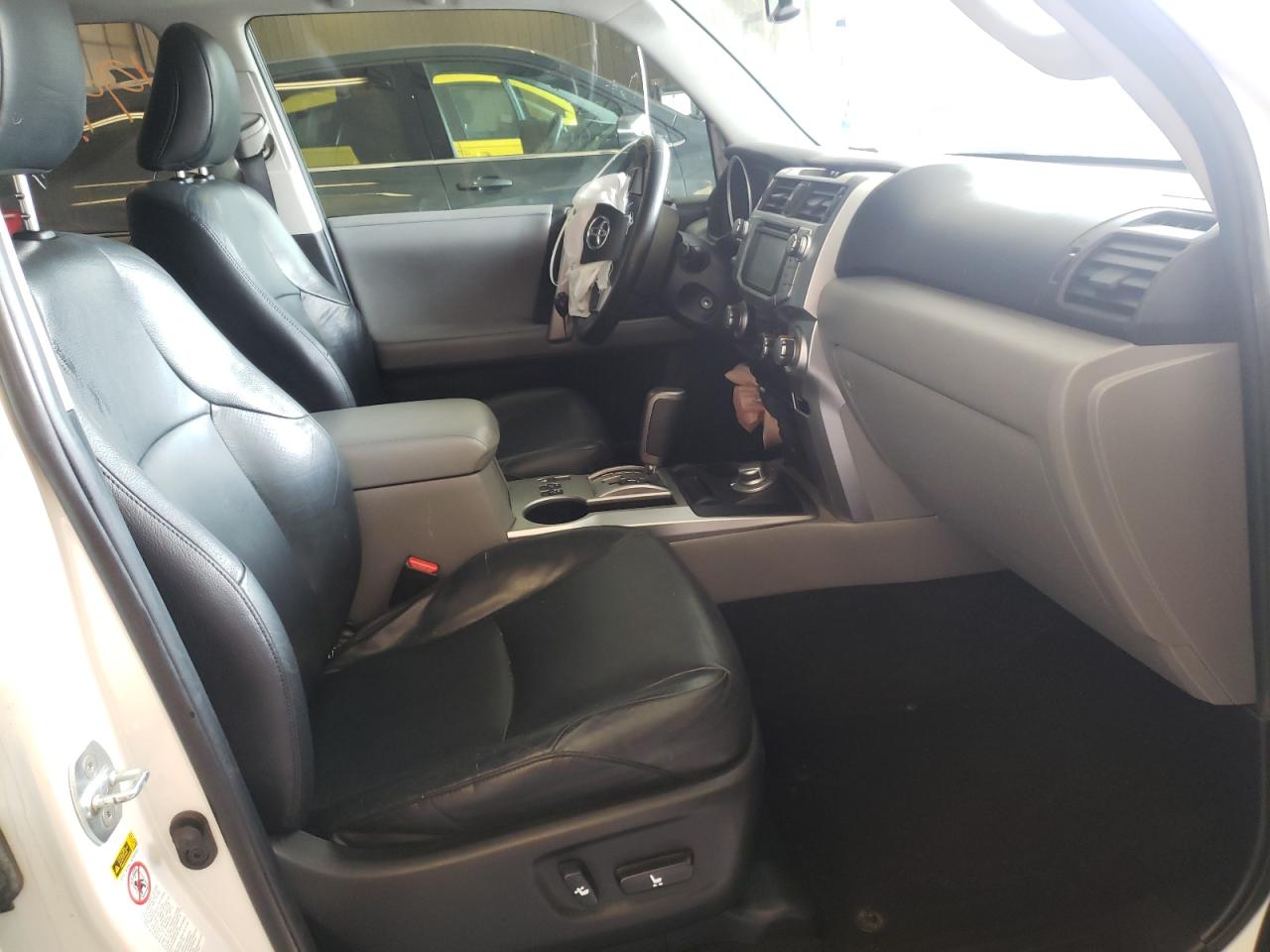 Photo 5 from auction – 2013 TOYOTA 4RUNNER SR with VIN JTEBU5JR1D5132261