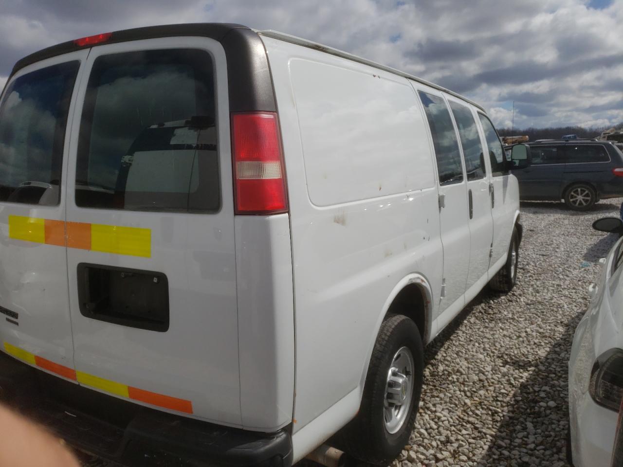 Photo 4 from auction – 2013 CHEVROLET EXPRESS G2 with VIN 1GCWGFCA3D1192995