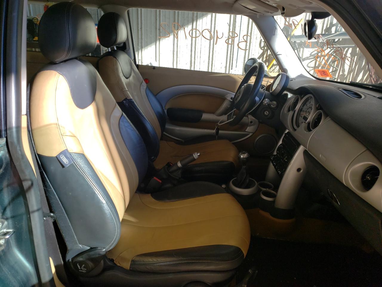 Photo 5 from auction – 2003 MINI COOPER with VIN WMWRC33433TC39253