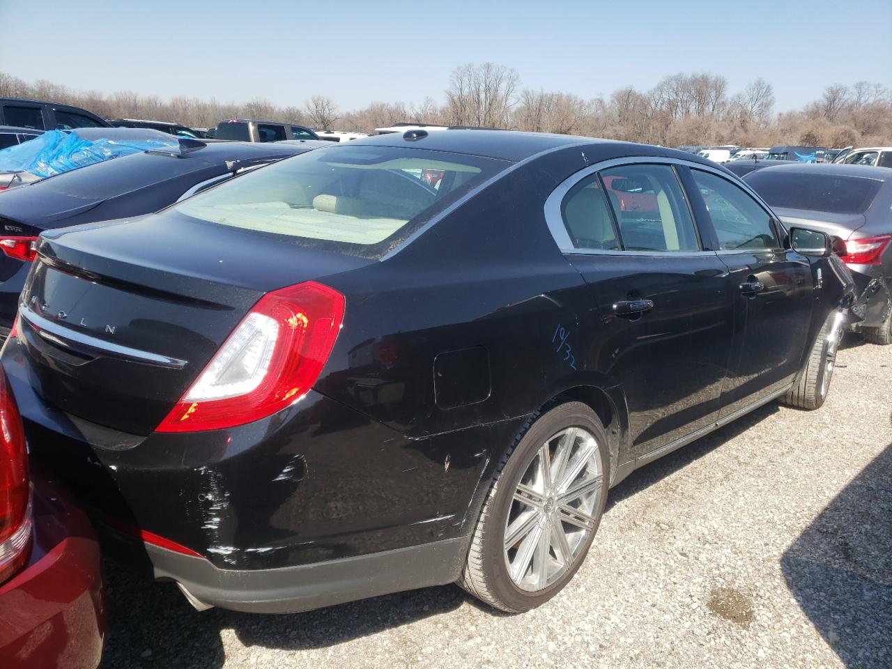 Photo 4 from auction – 2015 LINCOLN MKS with VIN 1LNHL9DK8FG604661