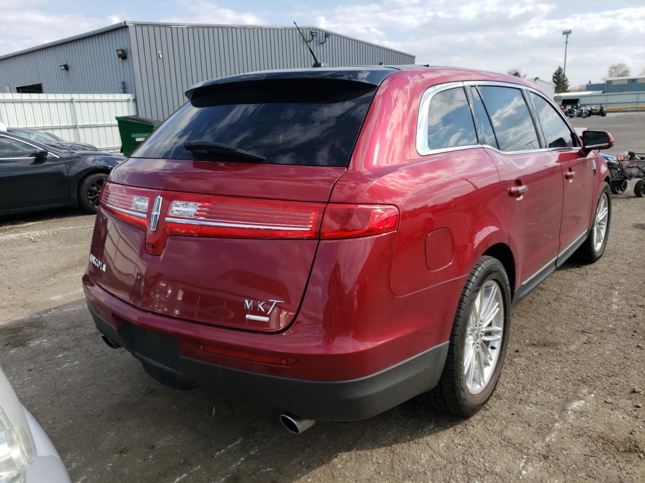 Photo 4 from auction – 2014 LINCOLN MKT with VIN 2LMHJ5AT5EBL54852
