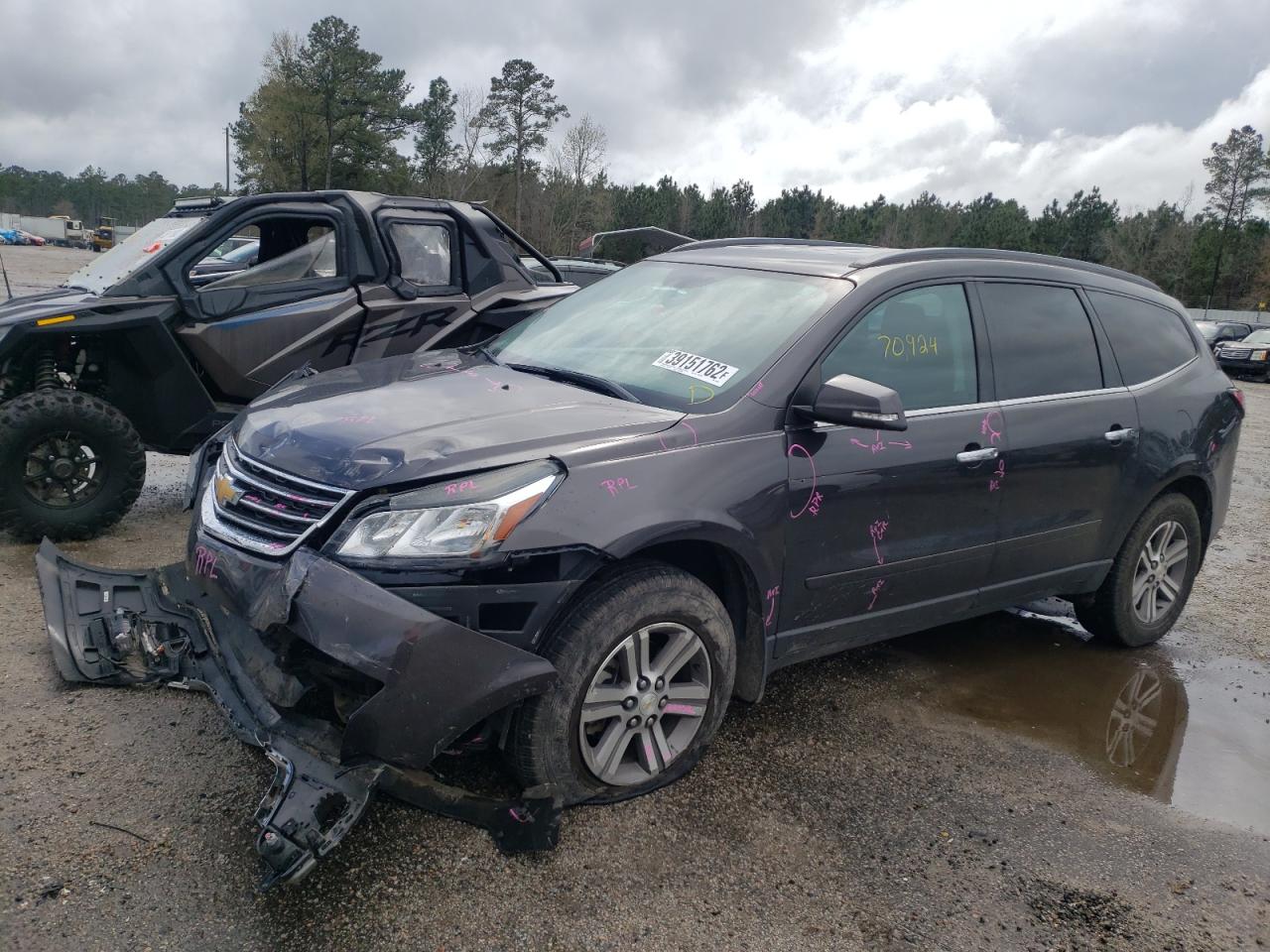 Photo 2 from auction – 2017 CHEVROLET TRAVERSE L with VIN 1GNKRGKD9HJ258795