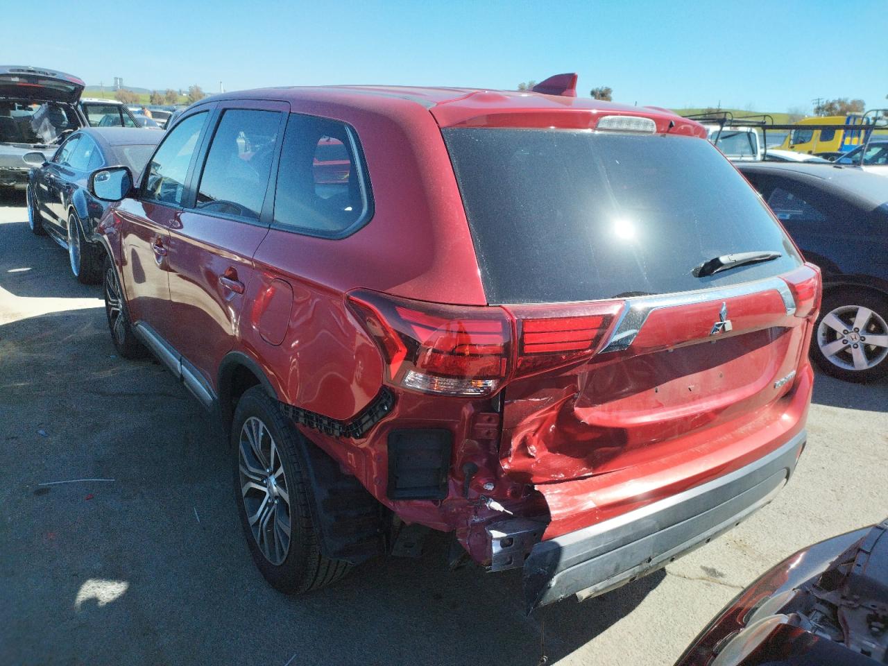 Photo 3 from auction – 2018 MITSUBISHI OUTLANDER with VIN JA4AD2A33JZ022370
