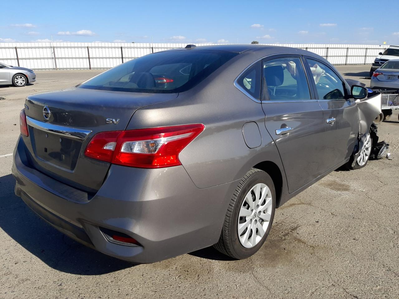 Photo 4 from auction – 2016 NISSAN SENTRA S with VIN 3N1AB7AP2GL638169