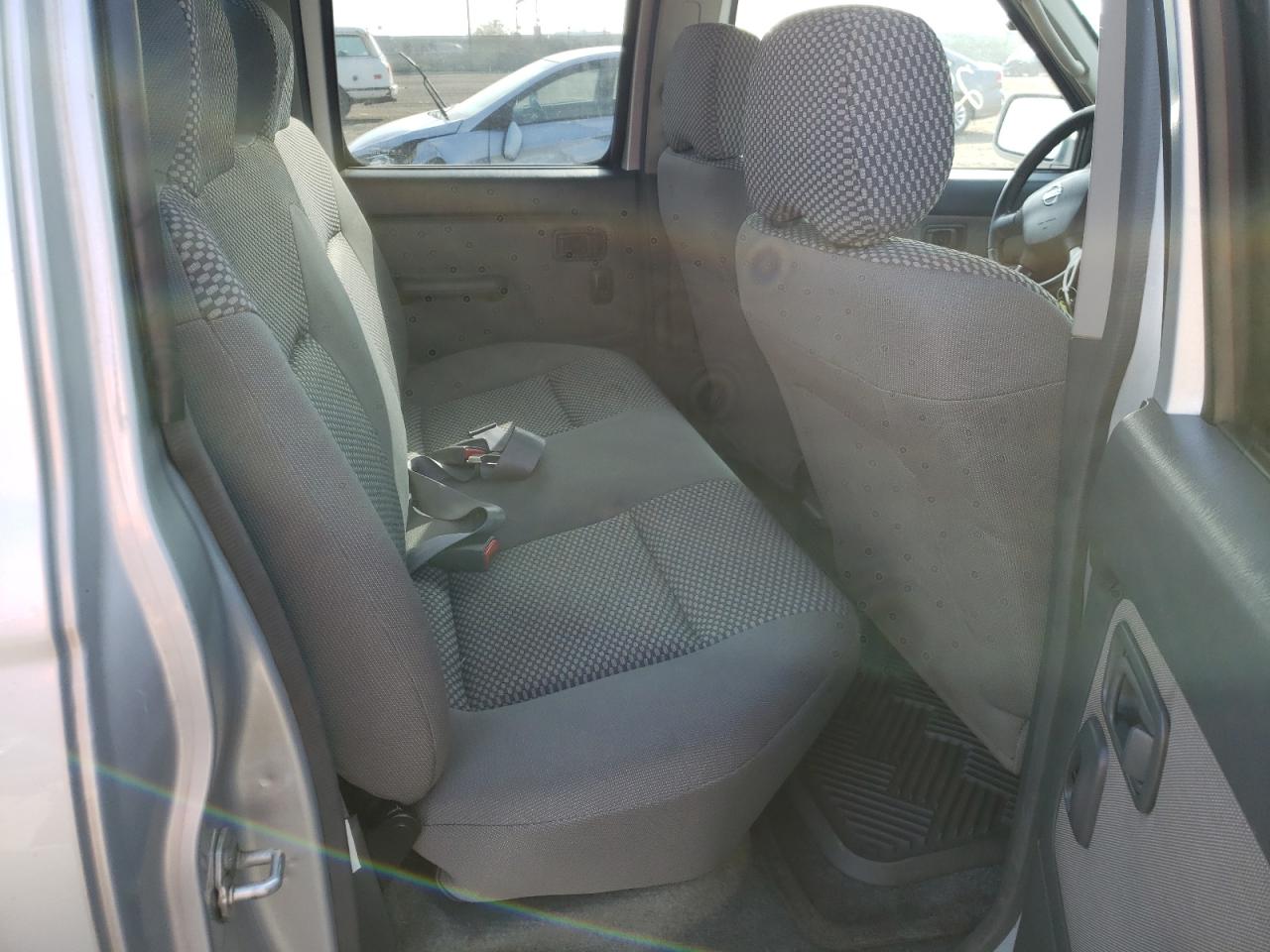 Photo 6 from auction – 2002 NISSAN FRONTIER C with VIN 1N6ED29X72C382984