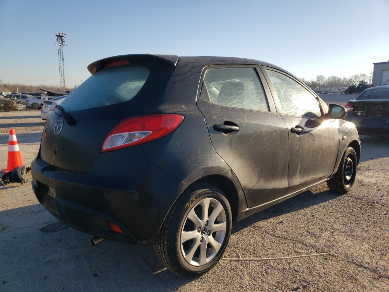 Photo 4 from auction – 2013 MAZDA MAZDA2 with VIN JM1DE1LY0D0161142