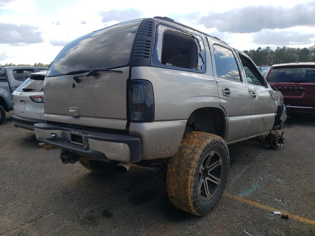 Photo 4 from auction – 2002 GMC YUKON with VIN 1GKEC13V72R130046