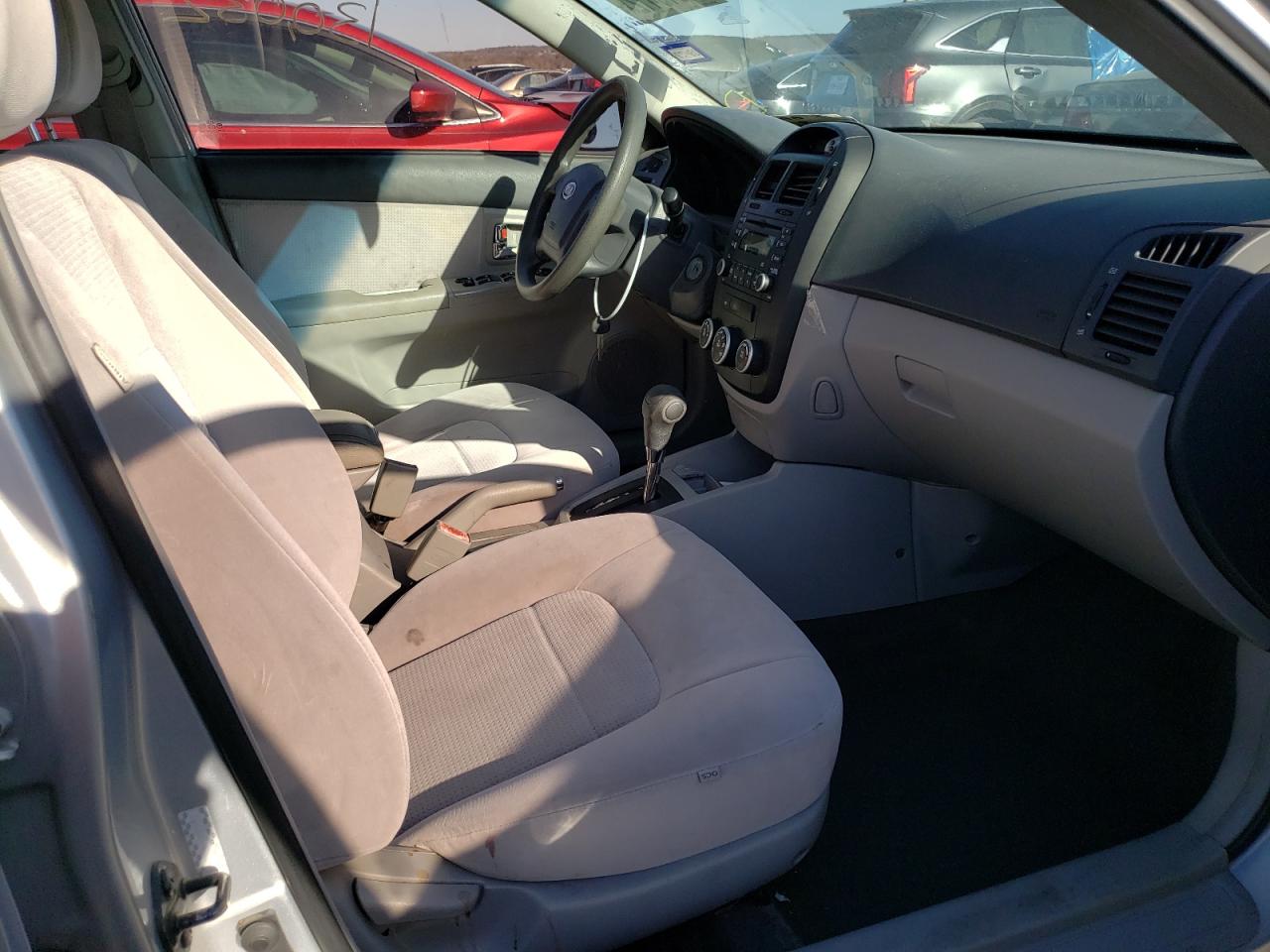 Photo 5 from auction – 2007 KIA SPECTRA EX with VIN KNAFE121375447844