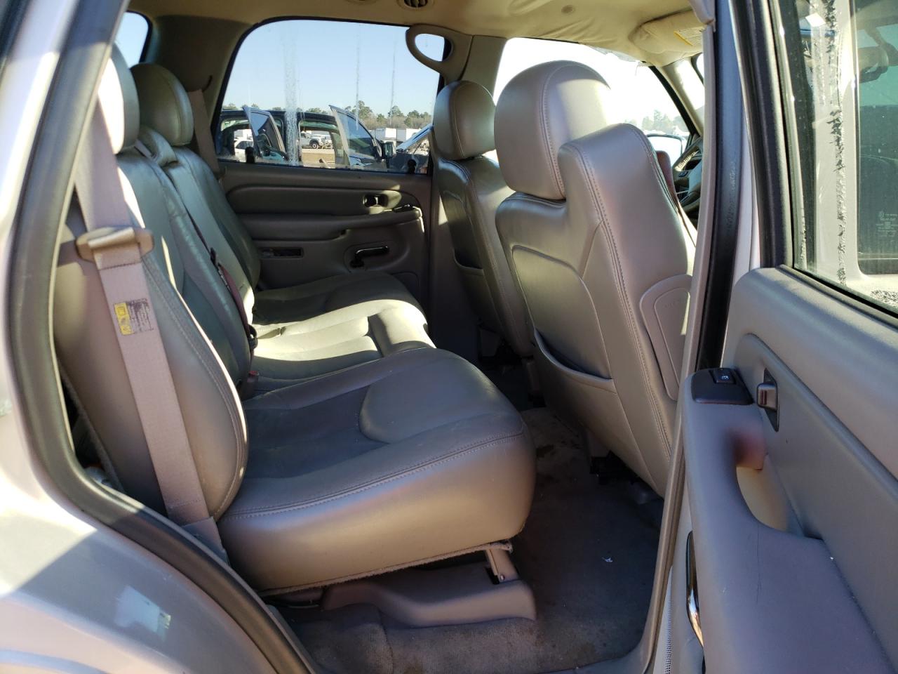 Photo 6 from auction – 2005 GMC YUKON DENA with VIN 1GKEK63U65J111482