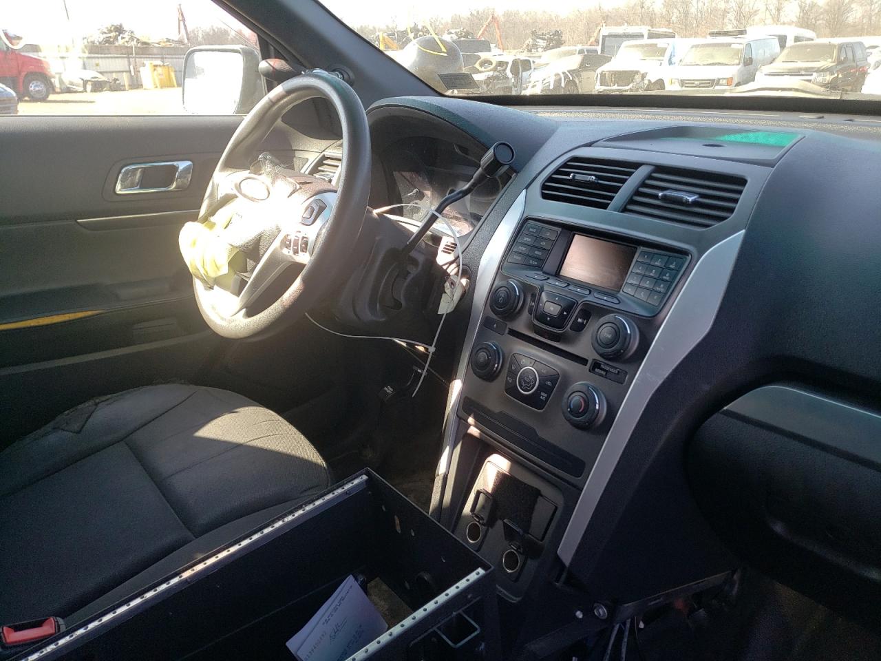 Photo 9 from auction – 2015 FORD EXPLORER P with VIN 1FM5K8AR3FGC40926