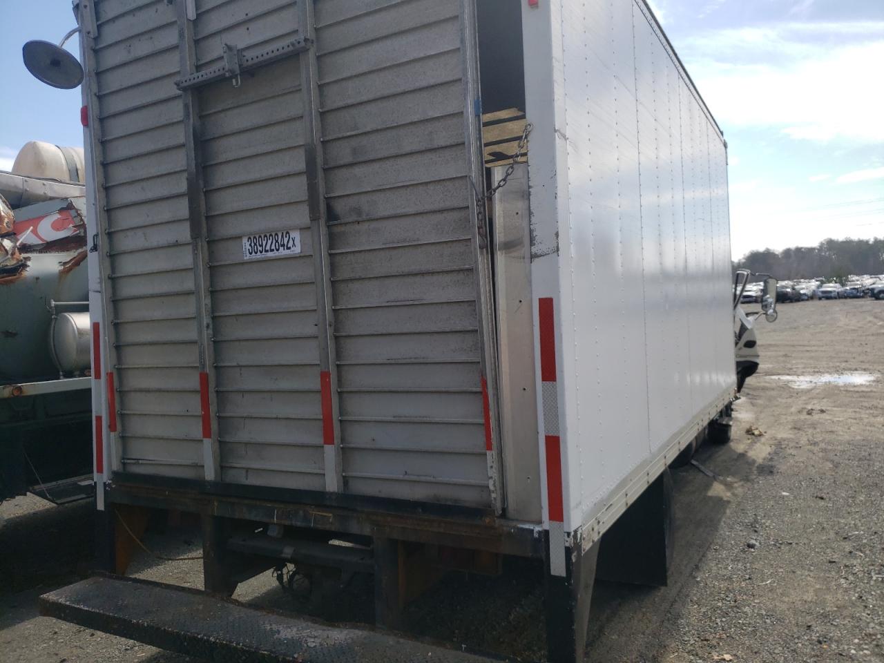 Photo 4 from auction – 2006 ISUZU NPR with VIN JALC4J16467005369