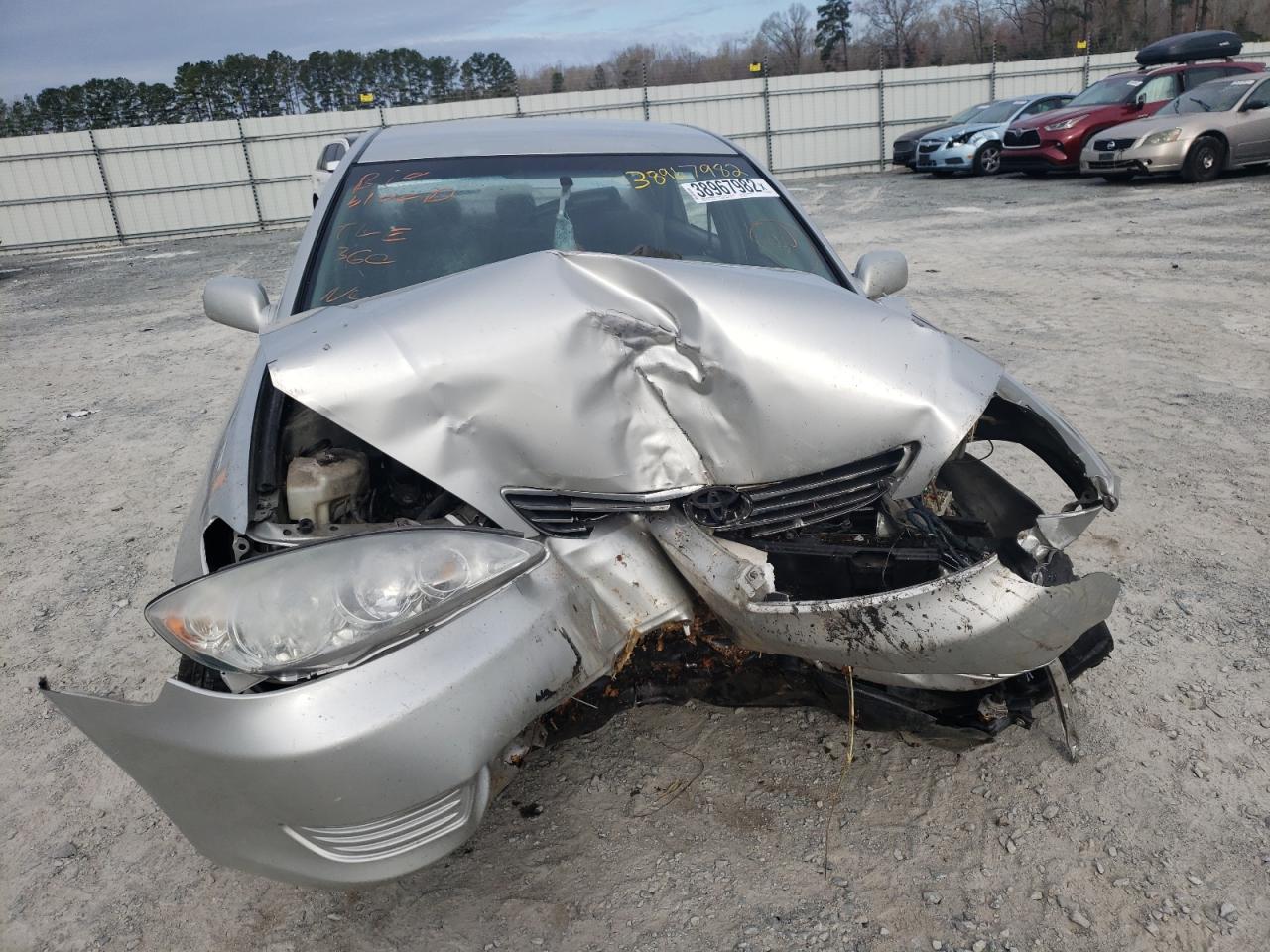Photo 7 from auction – 2005 TOYOTA CAMRY LE with VIN 4T1BE32K75U065191