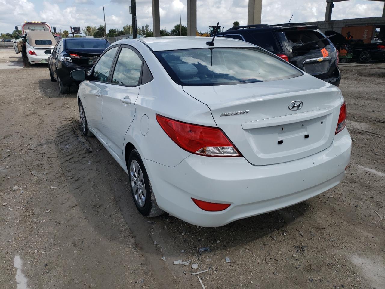 Photo 3 from auction – 2017 HYUNDAI ACCENT SE with VIN KMHCT4AE9HU363712