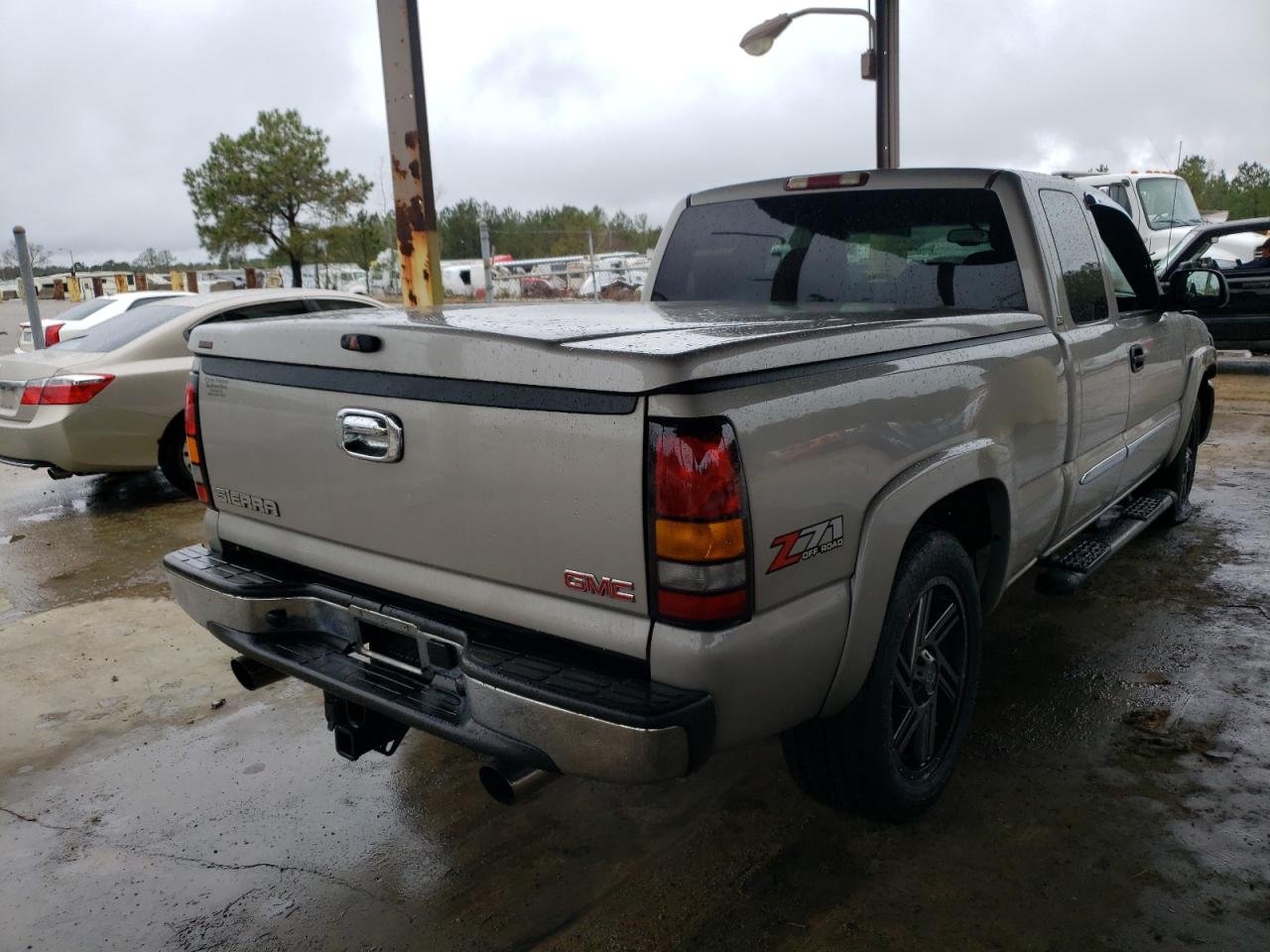 Photo 4 from auction – 2004 GMC NEW SIERRA with VIN 2GTEK19TX41251203