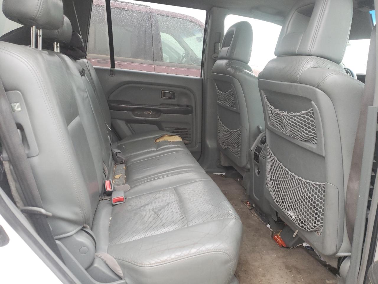 Photo 6 from auction – 2005 HONDA PILOT EXL with VIN 2HKYF18615H510965