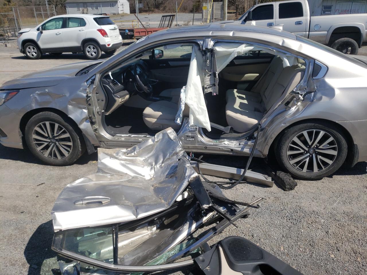 Photo 9 from auction – 2018 SUBARU LEGACY 2.5 with VIN 4S3BNAD60J3033093