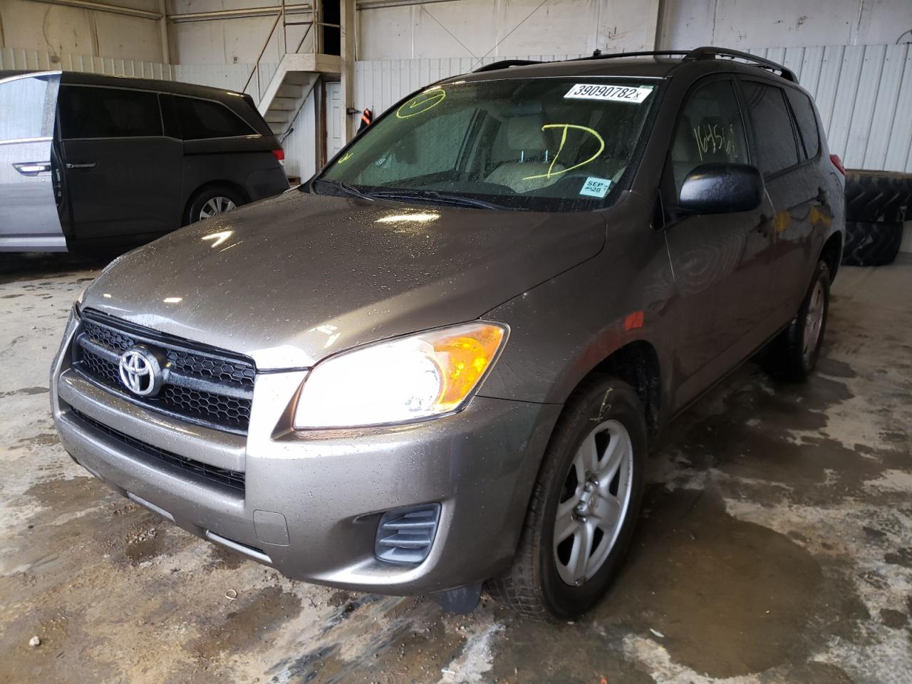 Photo 2 from auction – 2011 TOYOTA RAV4 with VIN 2T3ZF4DV4BW069226