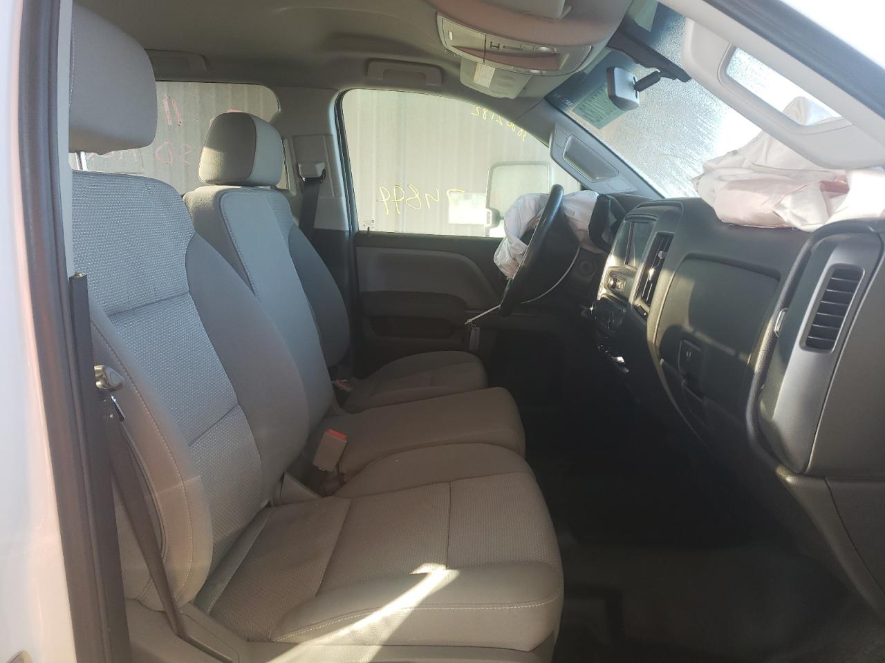 Photo 5 from auction – 2019 CHEVROLET SILVERADO with VIN 1GC1KREY4KF211137