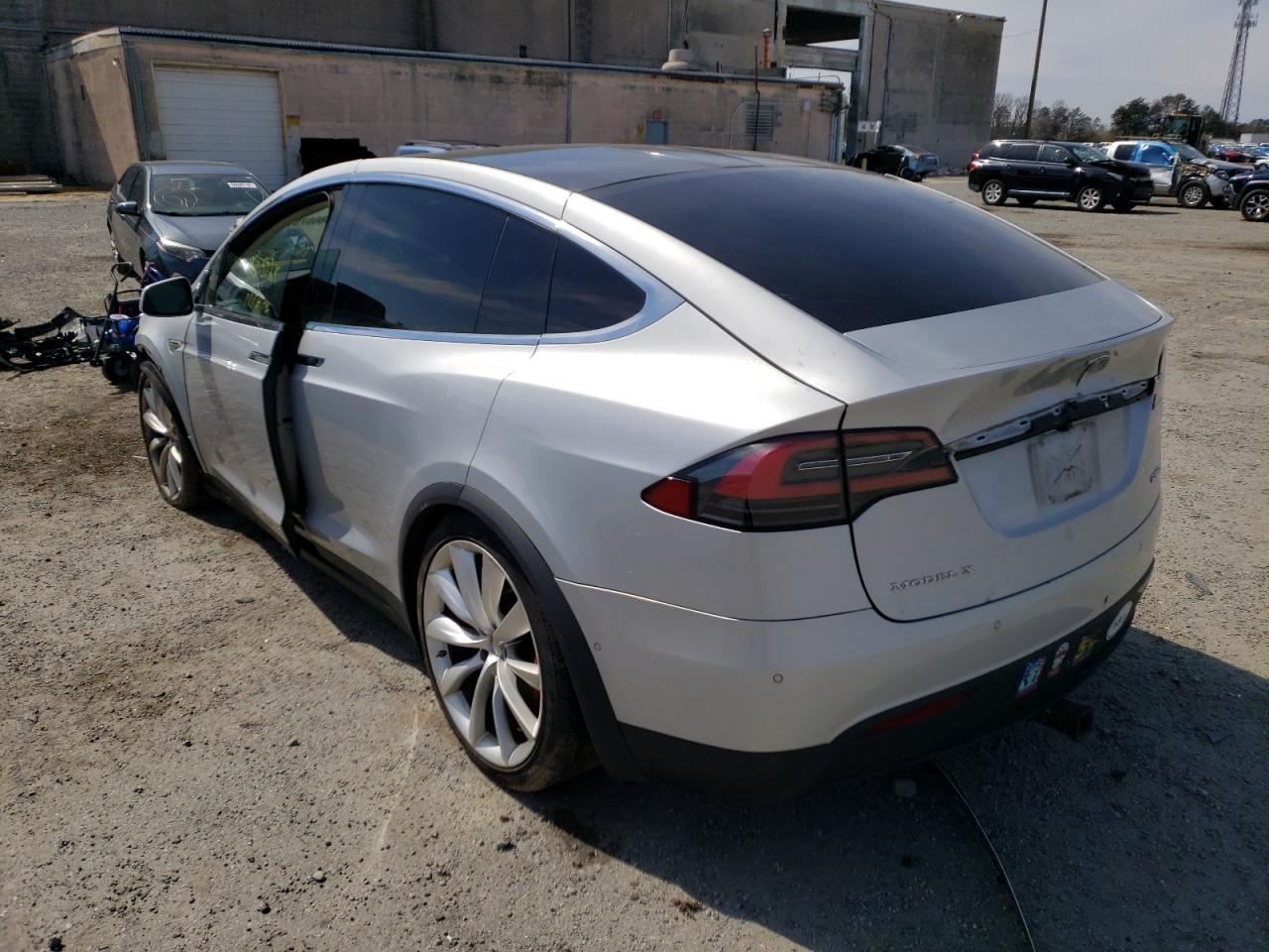 Photo 3 from auction – 2016 TESLA MODEL X with VIN 5YJXCAE45GFS00519