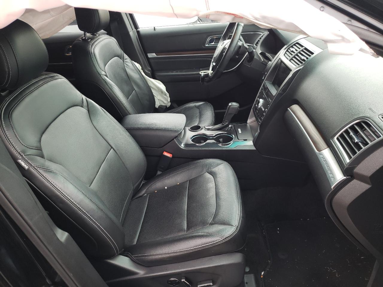 Photo 5 from auction – 2017 FORD EXPLORER L with VIN 1FM5K7FH4HGA20286