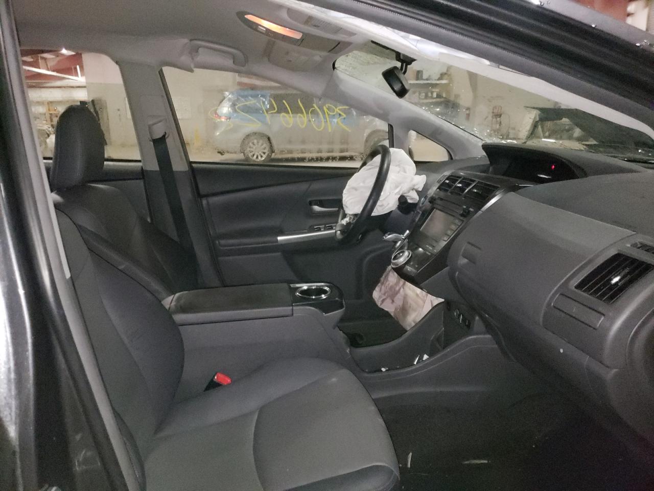 Photo 5 from auction – 2013 TOYOTA PRIUS V with VIN JTDZN3EU7D3257912