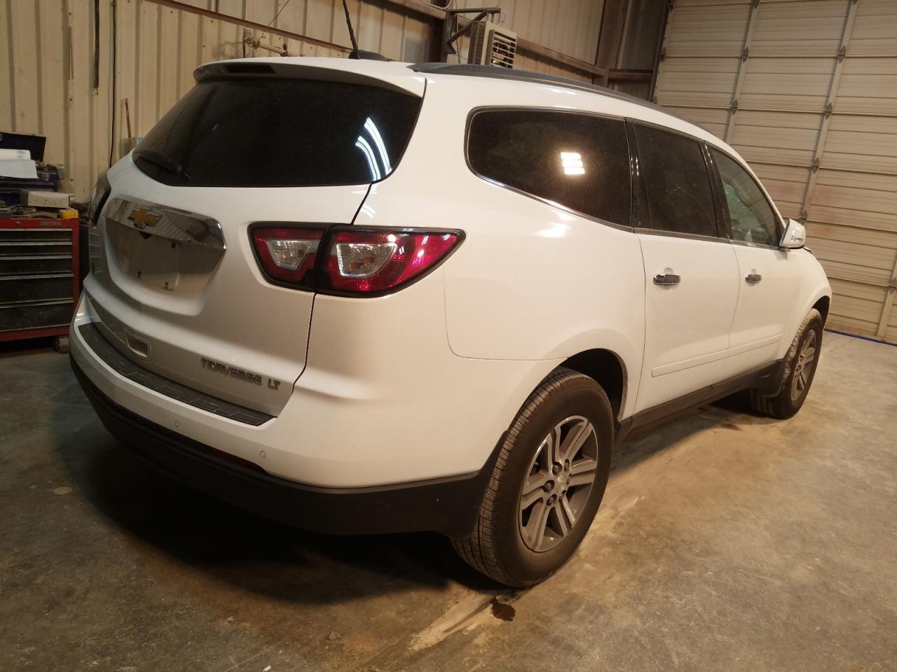 Photo 4 from auction – 2016 CHEVROLET TRAVERSE L with VIN 1GNKRGKD3GJ260802
