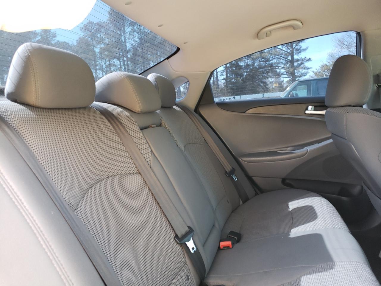 Photo 6 from auction – 2014 HYUNDAI SONATA GLS with VIN 5NPEB4AC5EH891400