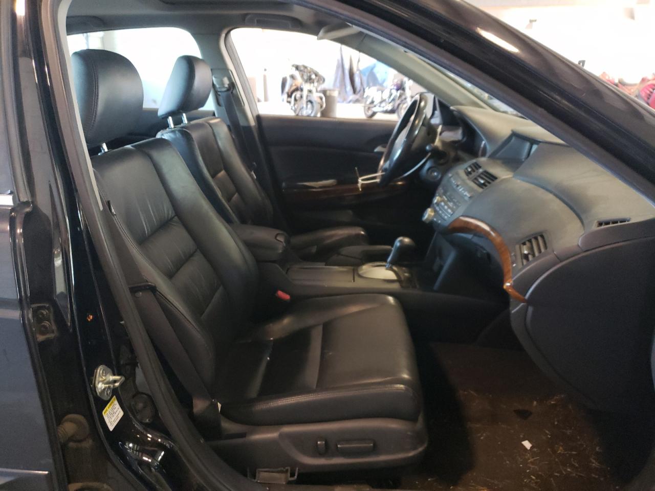 Photo 5 from auction – 2011 HONDA ACCORD EXL with VIN 1HGCP2F84BA096893