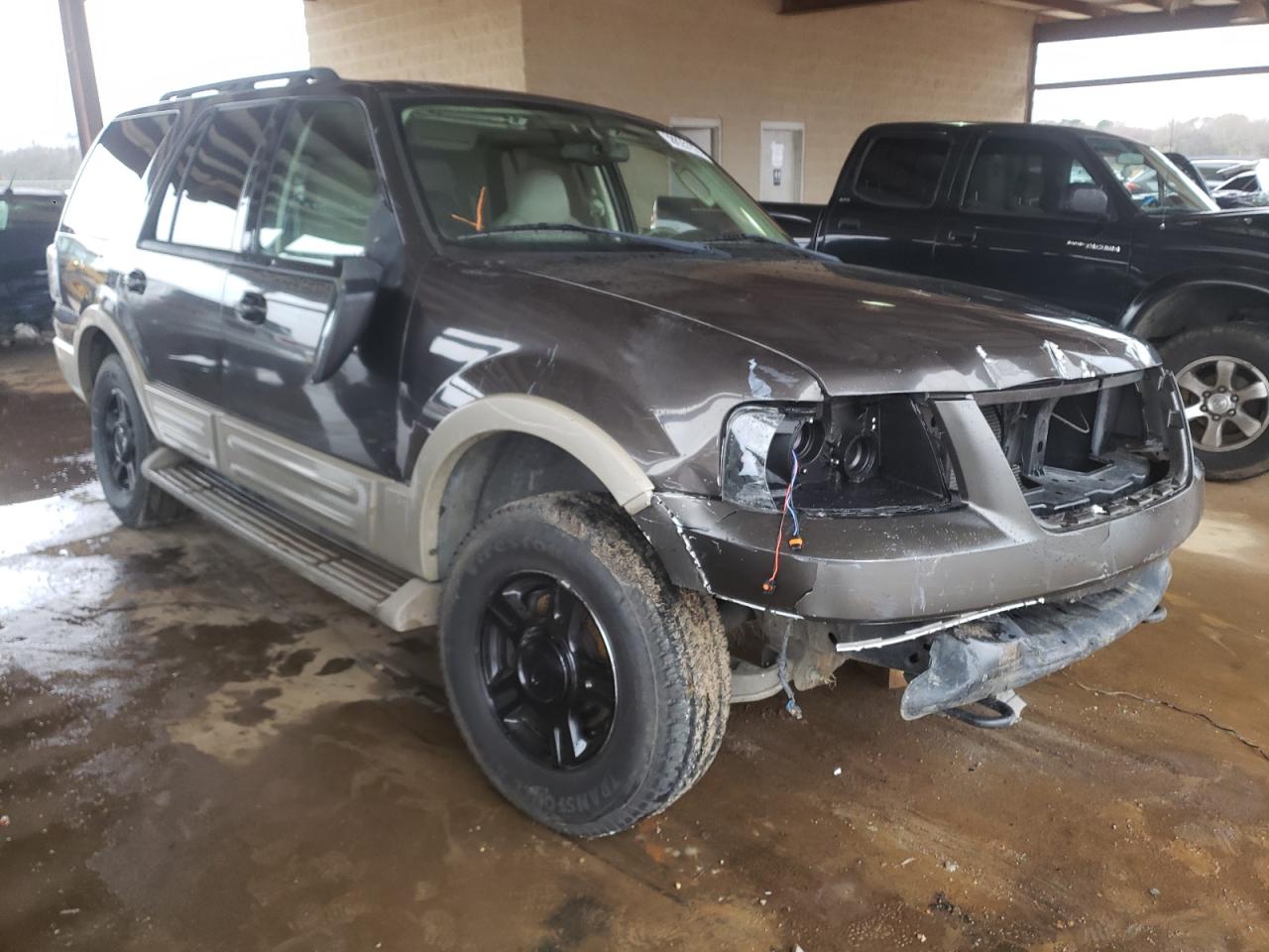 FORD EXPEDITION 2005 with VIN 1FMFU18595LA10631 - Photo from auction