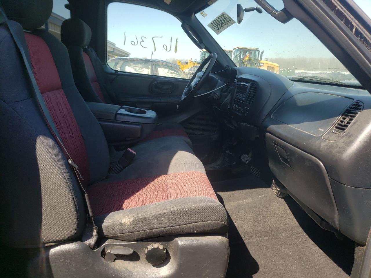 Photo 5 from auction – 2003 FORD F150 with VIN 1FTRX18L93NB08809