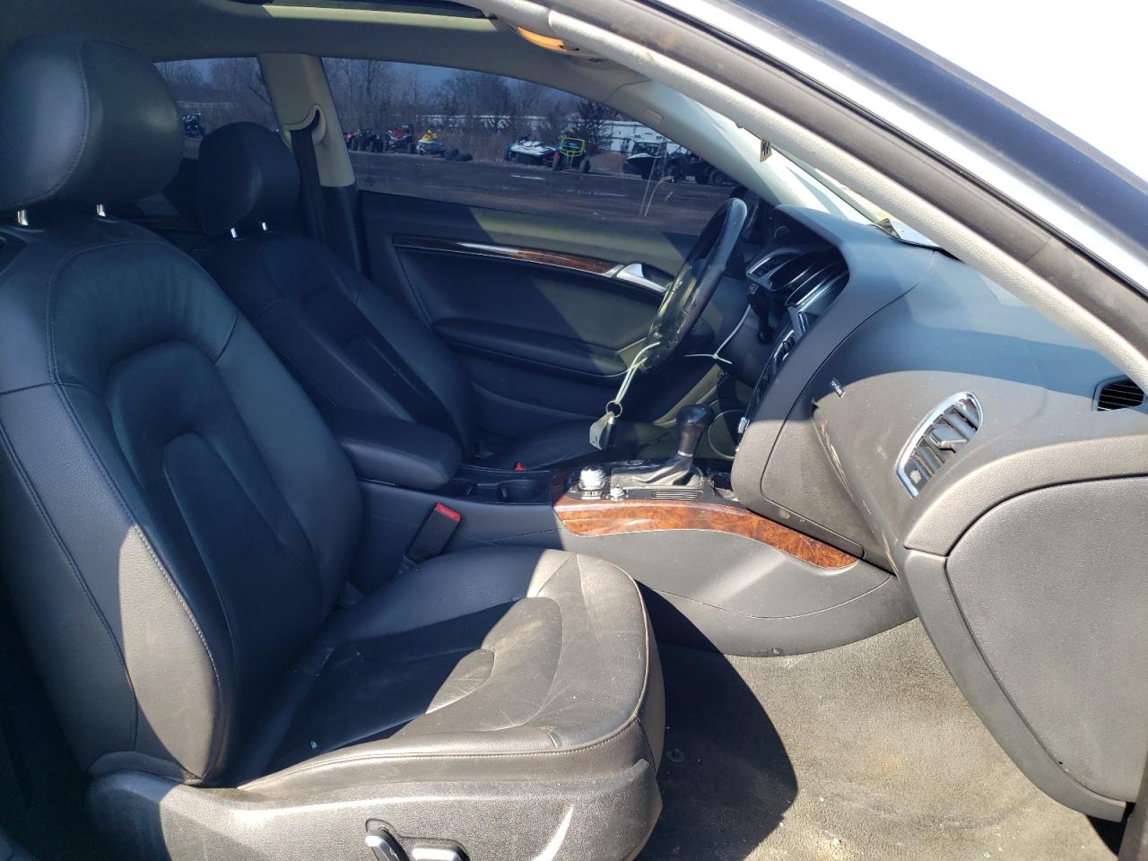 Photo 5 from auction – 2015 AUDI A5 PREMIUM with VIN WAUMFAFR3FA062424