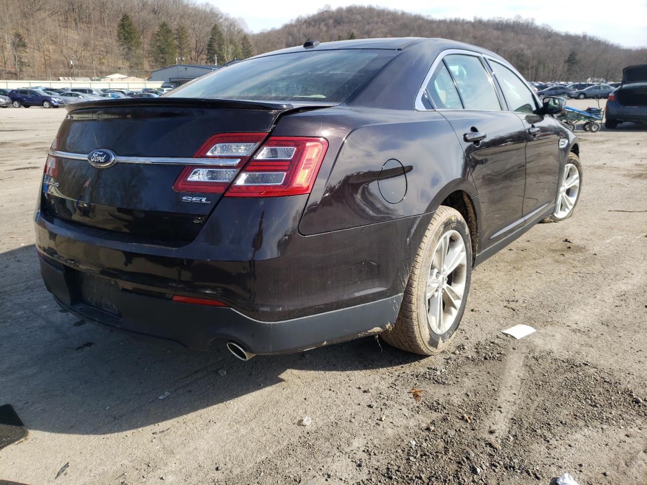 Photo 4 from auction – 2013 FORD TAURUS SEL with VIN 1FAHP2E8XDG174234