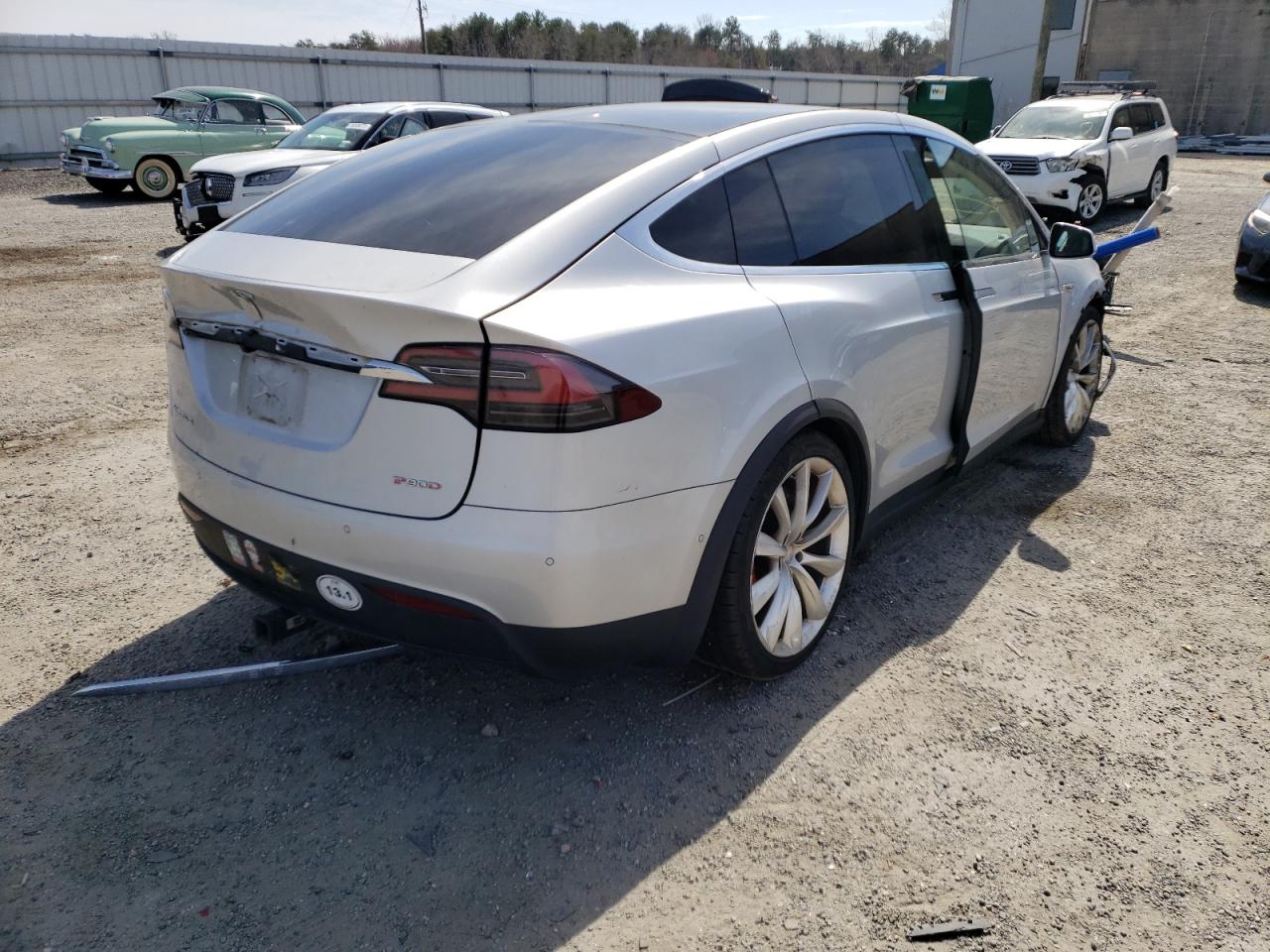 Photo 4 from auction – 2016 TESLA MODEL X with VIN 5YJXCAE45GFS00519