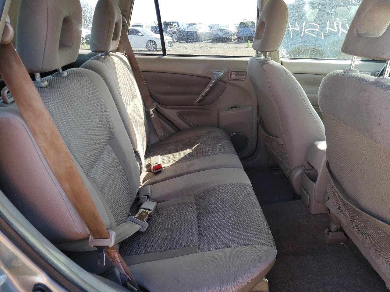 Photo 6 from auction – 2005 TOYOTA RAV4 with VIN JTEHD20V356044329