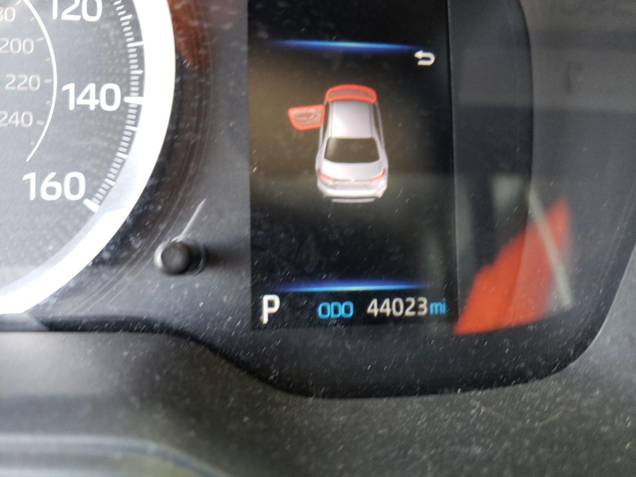 Photo 8 from auction – 2020 TOYOTA COROLLA LE with VIN 5YFEPRAE9LP098360
