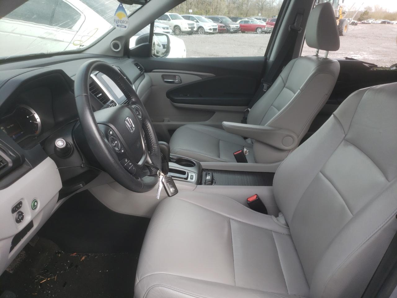 Photo 5 from auction – 2016 HONDA PILOT EXL with VIN 5FNYF5H82GB030198