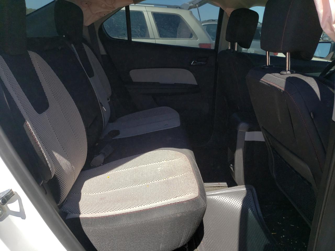 Photo 6 from auction – 2017 CHEVROLET EQUINOX LS with VIN 2GNALBEK2H1545111